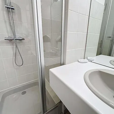 Bel En Front De Avec Balcon, Parking Et équipements Modernes - Fr-1-361-327 Apartamento