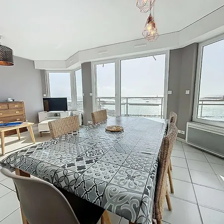 Apartment Bel En Front De Avec Balcon, Parking Et Equipements Modernes - Fr-1-361-327