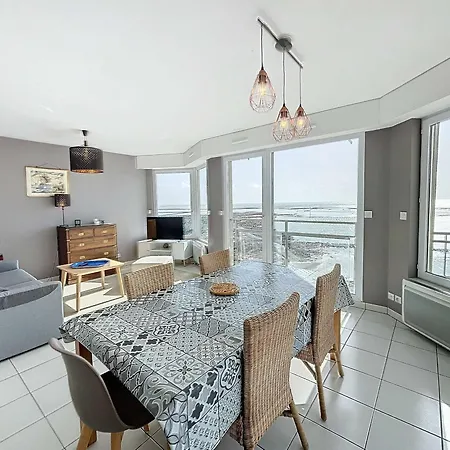 Bel En Front De Avec Balcon, Parking Et Equipements Modernes - Fr-1-361-327 Apartment