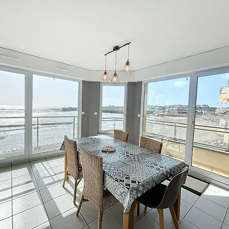 Bel En Front De Avec Balcon, Parking Et Equipements Modernes - Fr-1-361-327 *