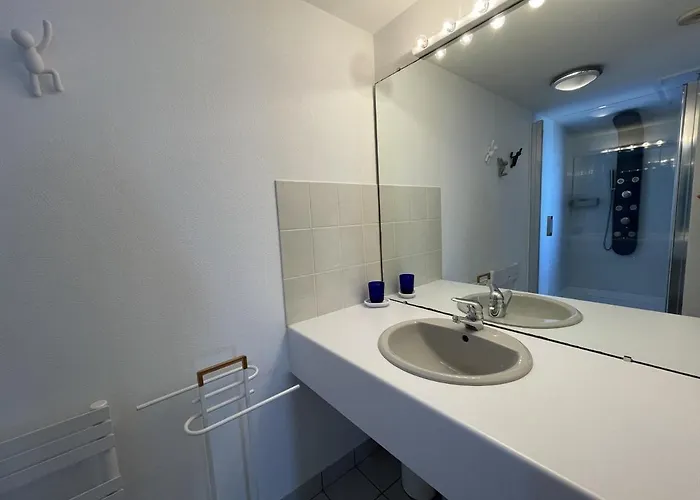 Bel En Front De Avec Balcon, Parking Et Equipements Modernes - Fr-1-361-327 דירה גראנוויל