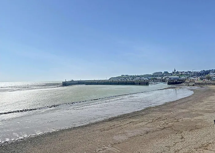 Bel En Front De Avec Balcon, Parking Et Equipements Modernes - Fr-1-361-327 דירה *