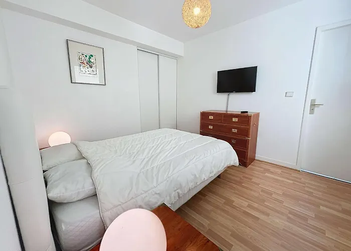 Bel En Front De Avec Balcon, Parking Et Equipements Modernes - Fr-1-361-327 גראנוויל