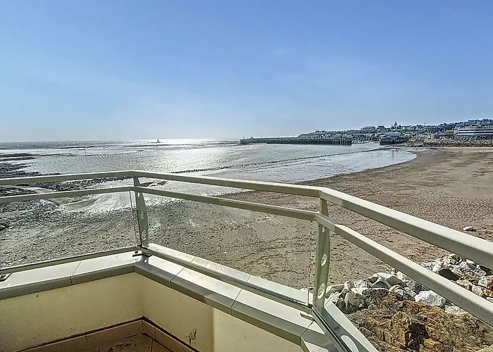 Bel En Front De Avec Balcon, Parking Et Equipements Modernes - Fr-1-361-327